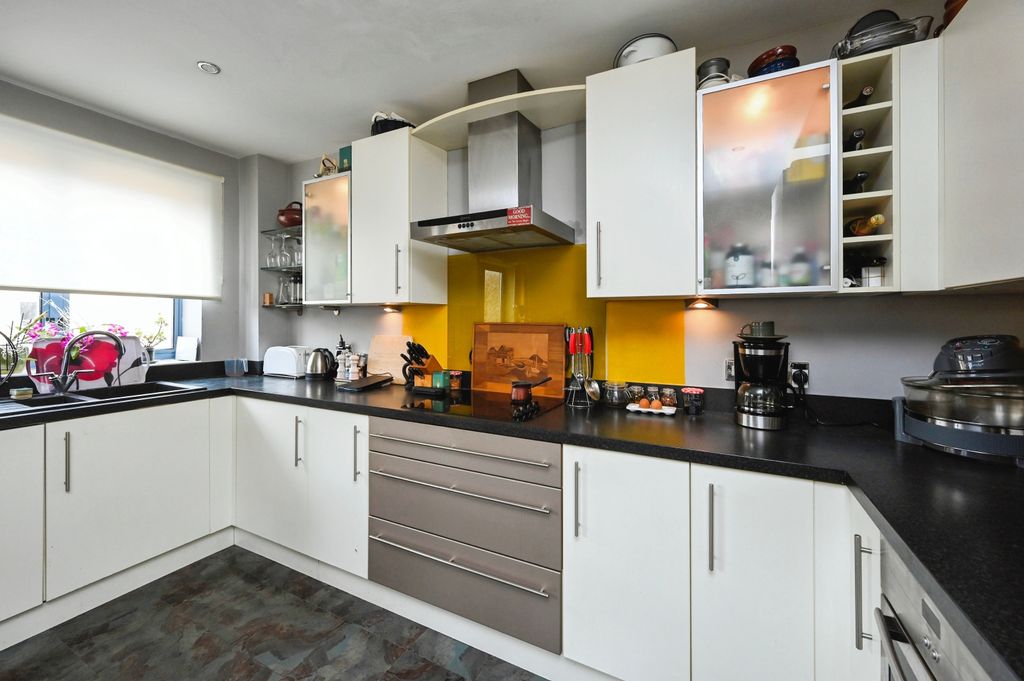 Property photo 2 of 17 Photography