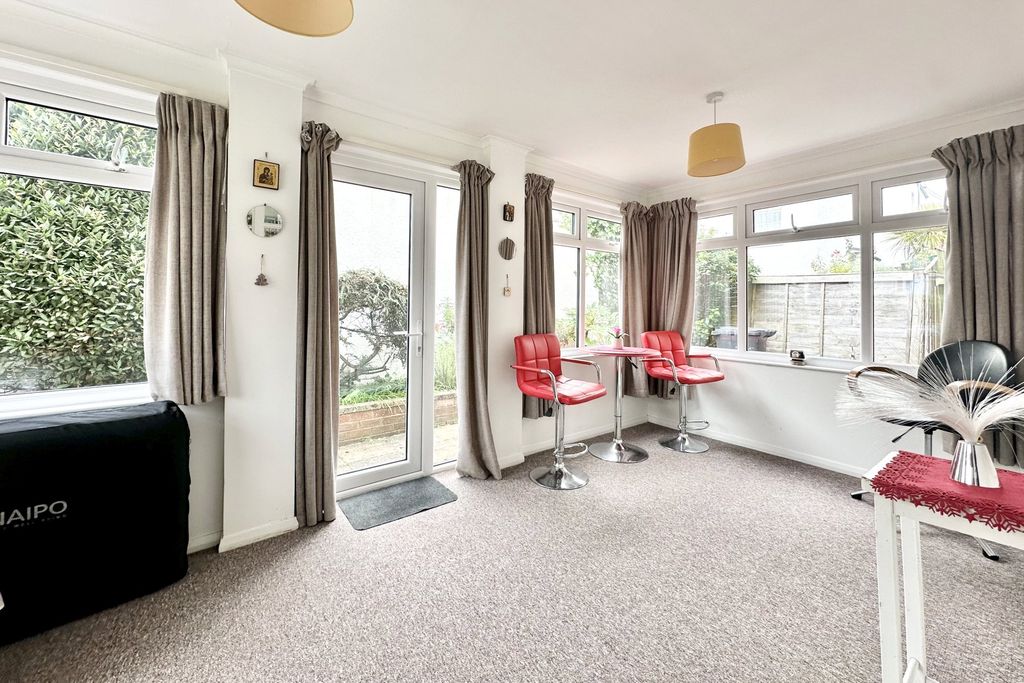 Property photo 3 of 11 Picture No. 08
