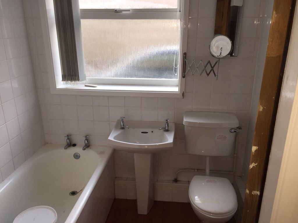 Property photo 3 of 5 Bathroom