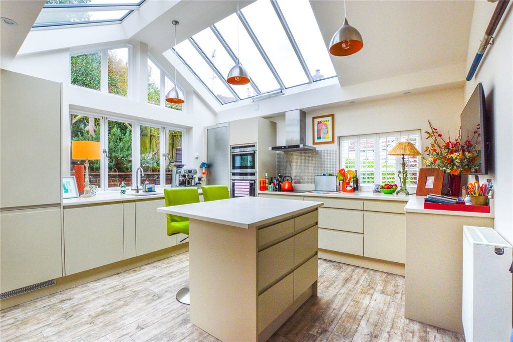 Property photo 2 of 33 Picture No. 33