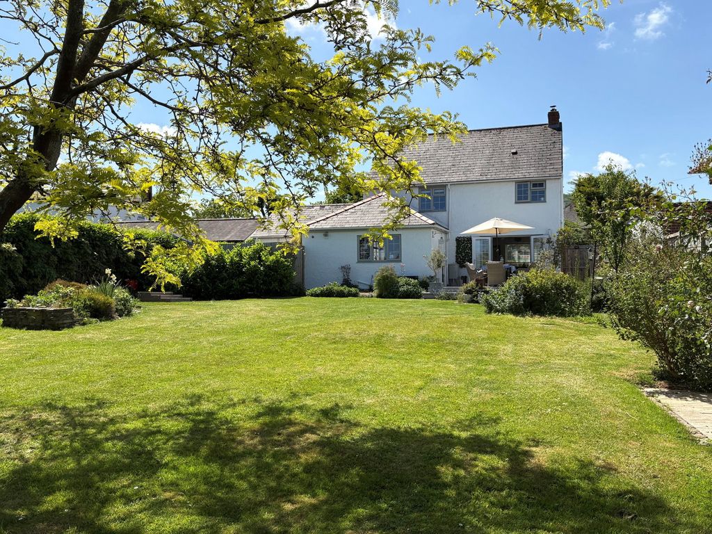 Property photo 1 of 21