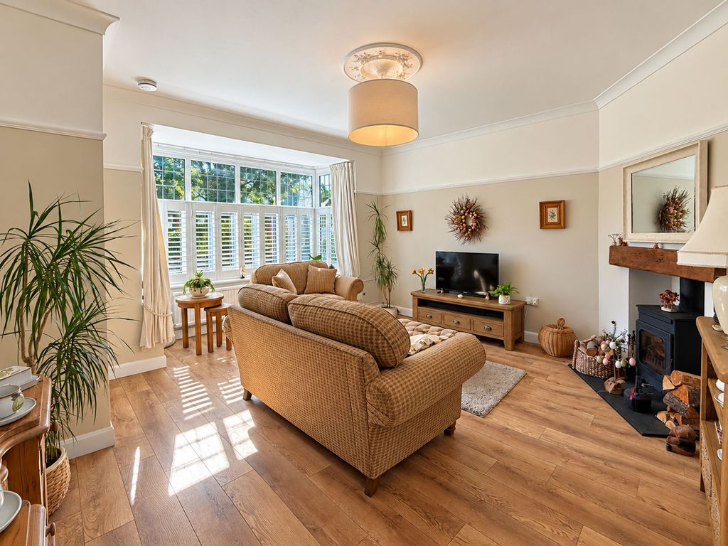 Property photo 2 of 33