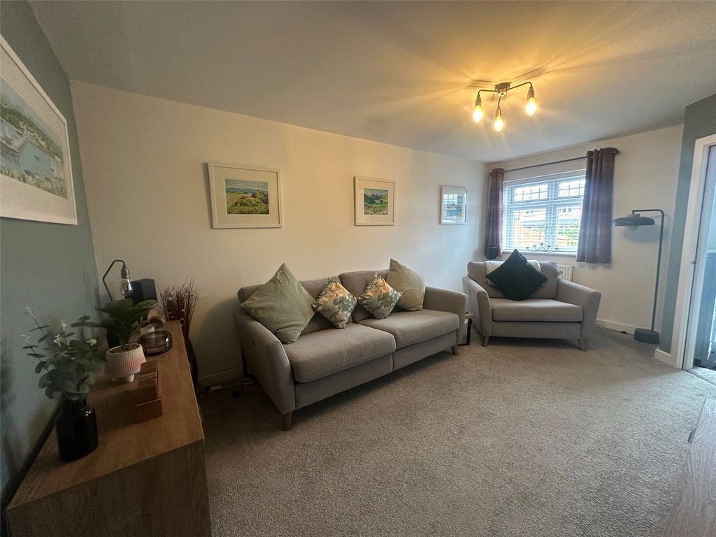 Property photo 2 of 22 Picture No. 21