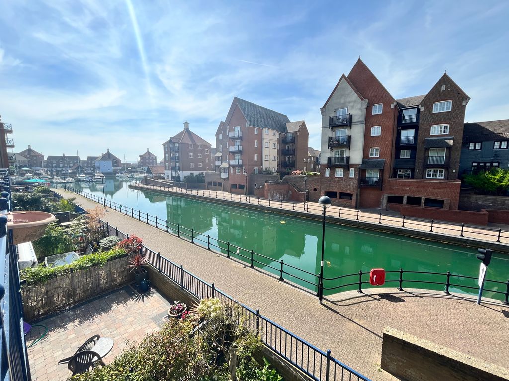 Property photo 2 of 27