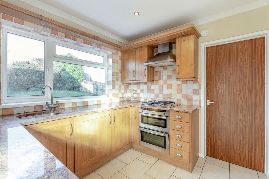 Property photo 2 of 22