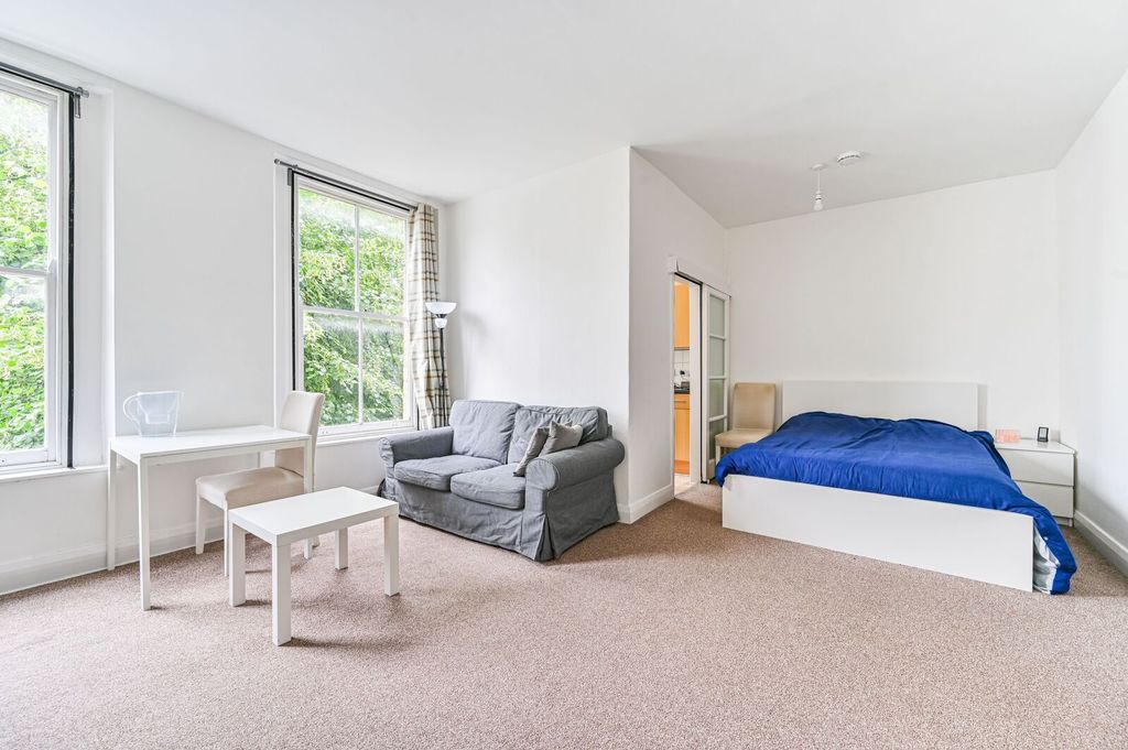 Property photo 1 of 5