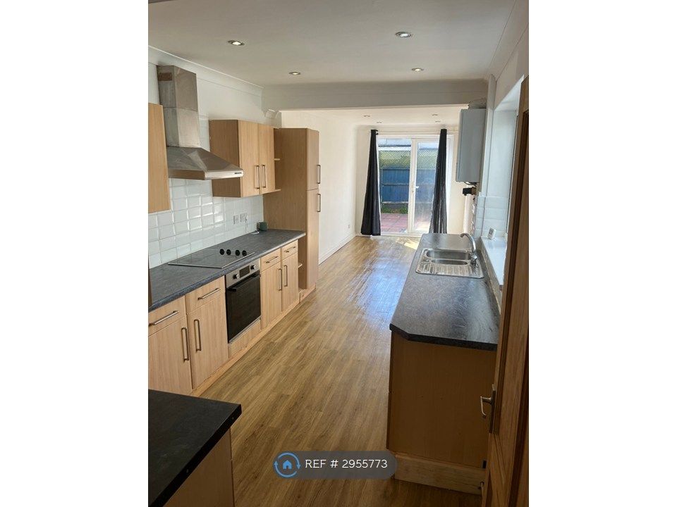 Property photo 1 of 24 Kitchen