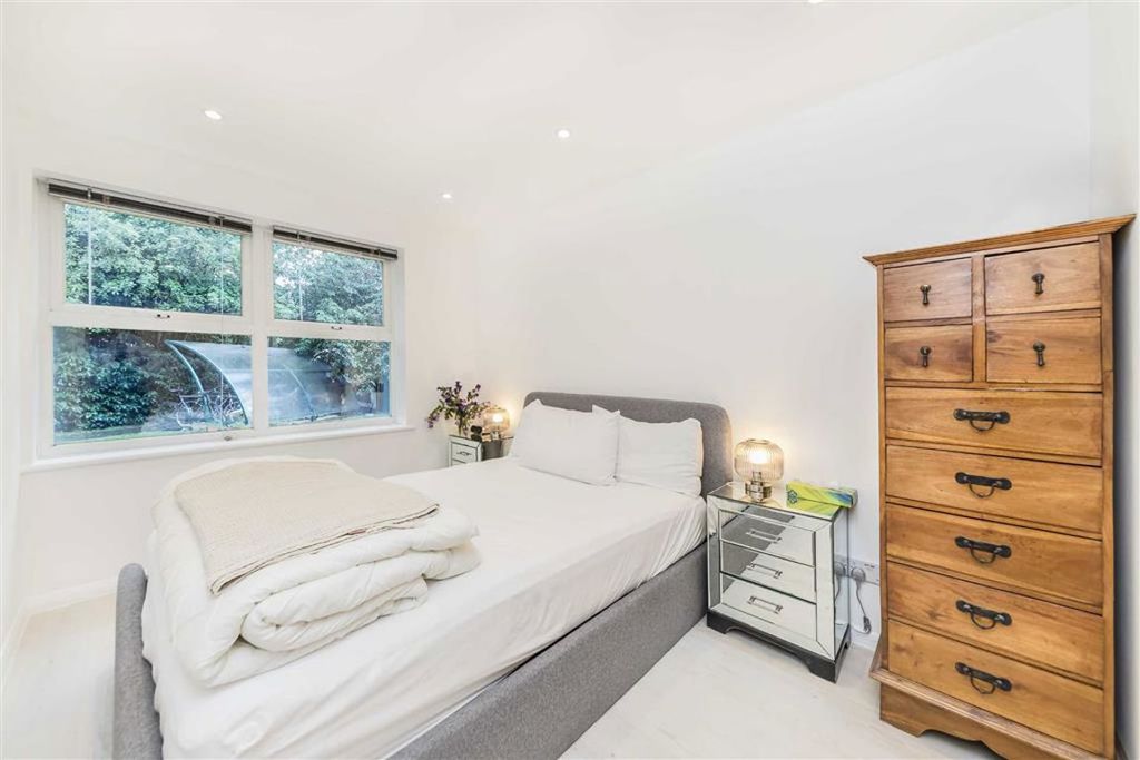 Property photo 3 of 4