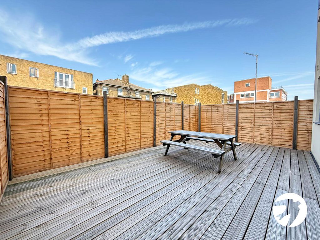 Property photo 3 of 14 Picture 3