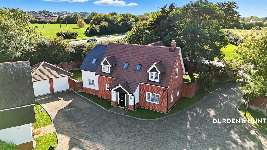 Property photo 1 of 23 Latton Mews