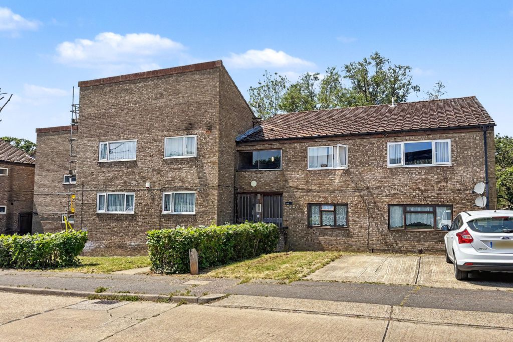 Property photo 1 of 11 90 Merrylands, Laindon, Basildon, Essex, Ss15 6Rg