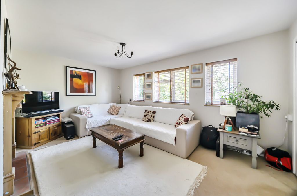 Property photo 3 of 17 1486112-19-6A479B...