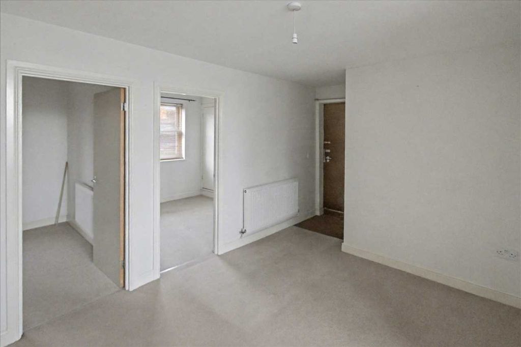 Property photo 3 of 8 Dining Area