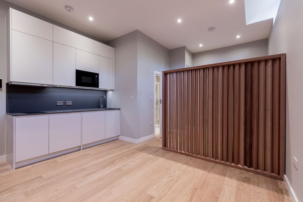 Property photo 2 of 10 Lounge