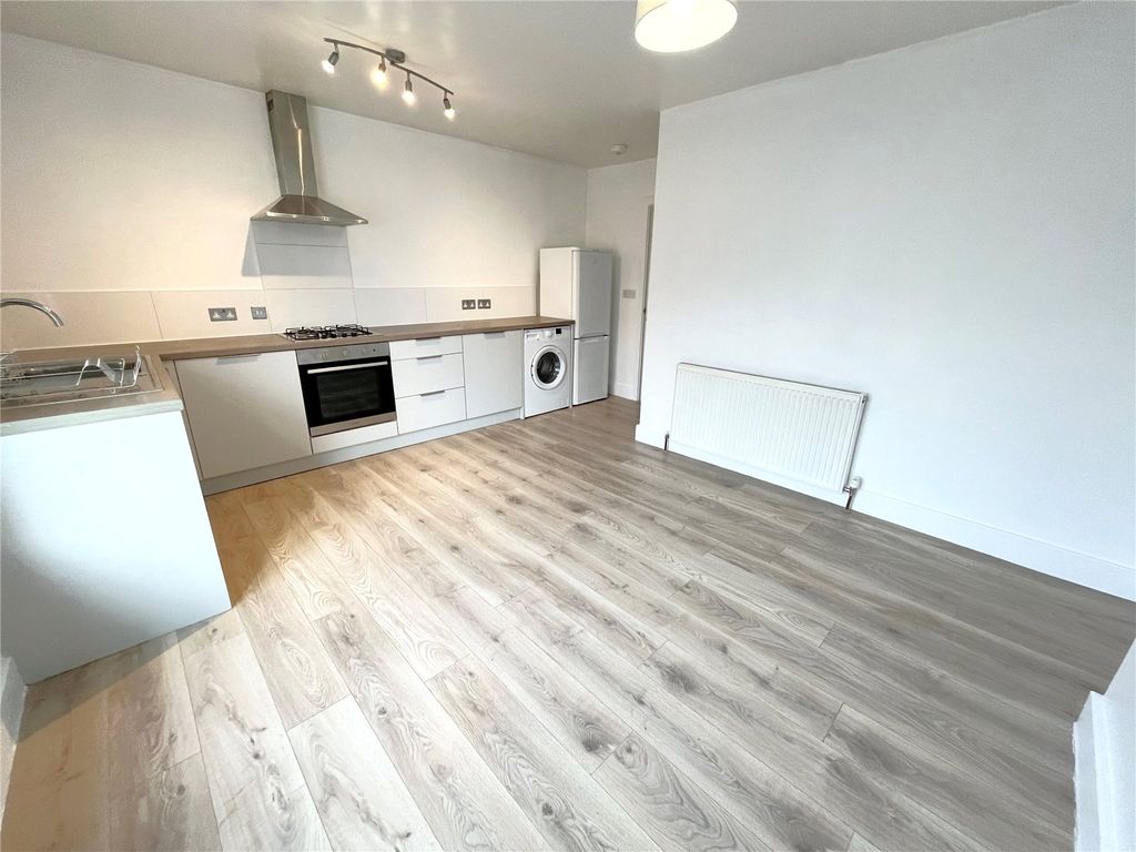 Property photo 3 of 9 Picture No. 13