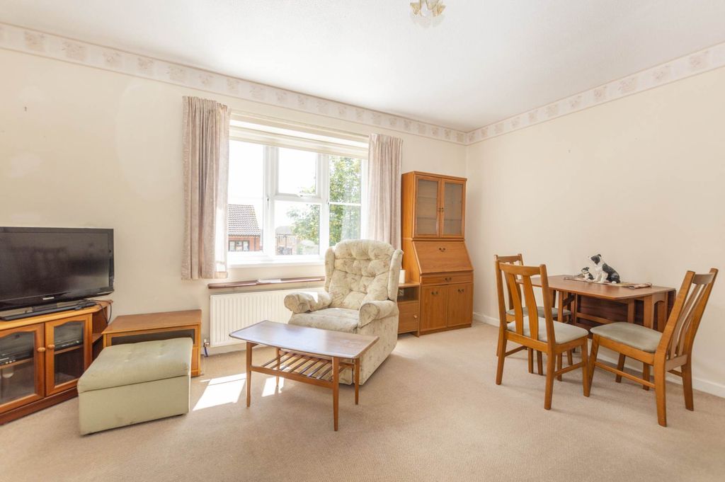Property photo 2 of 11
