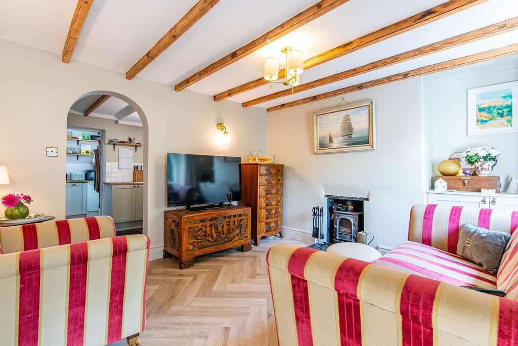 Property photo 2 of 12