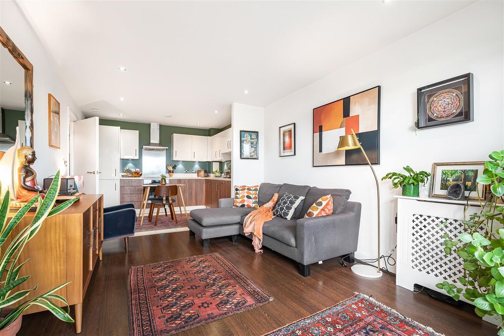 Property photo 1 of 18 1