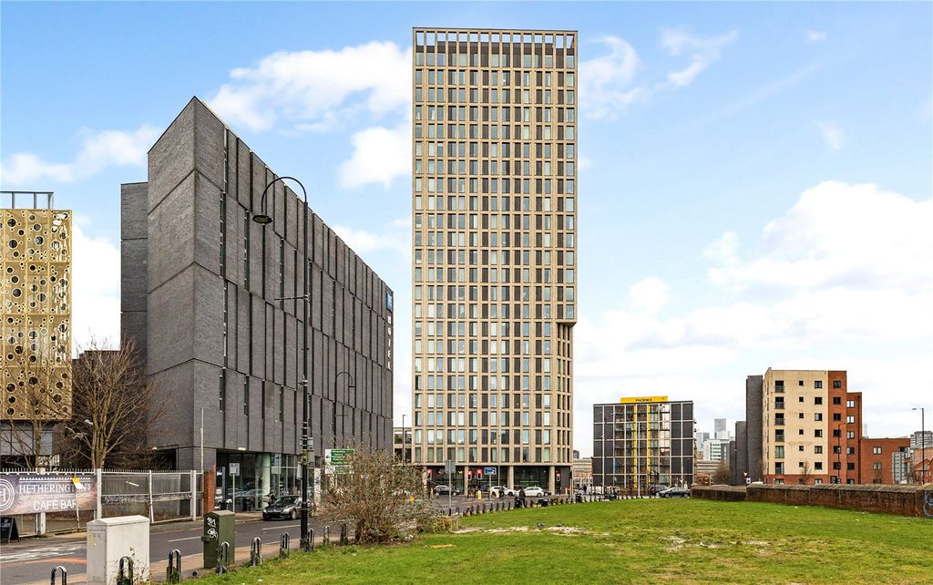 Property photo 1 of 11 External