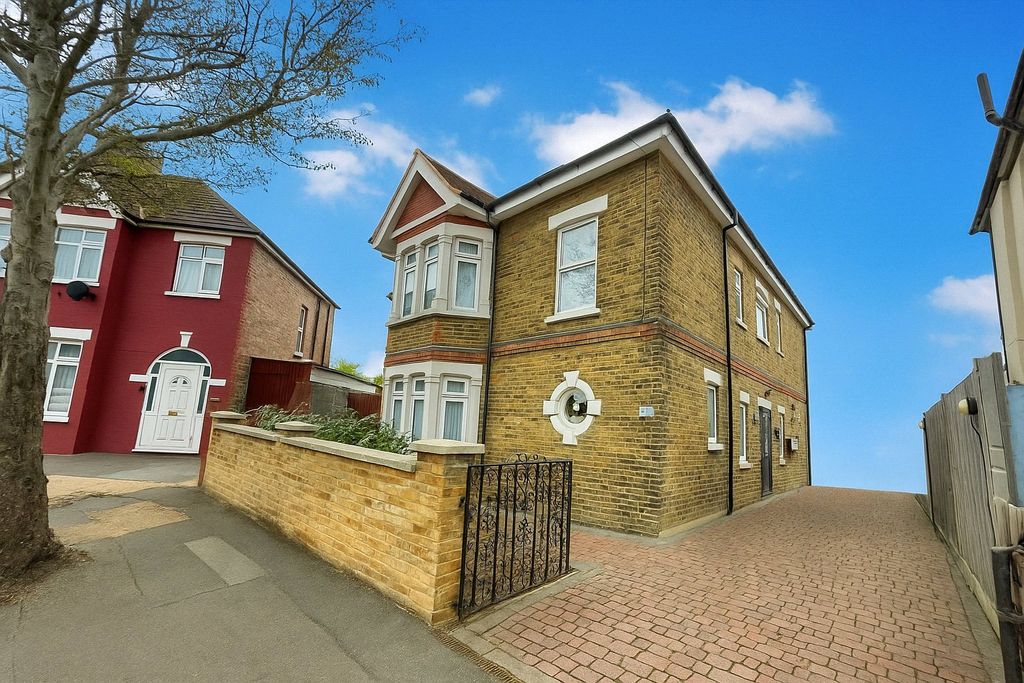 Property photo 1 of 5 Front Aspect