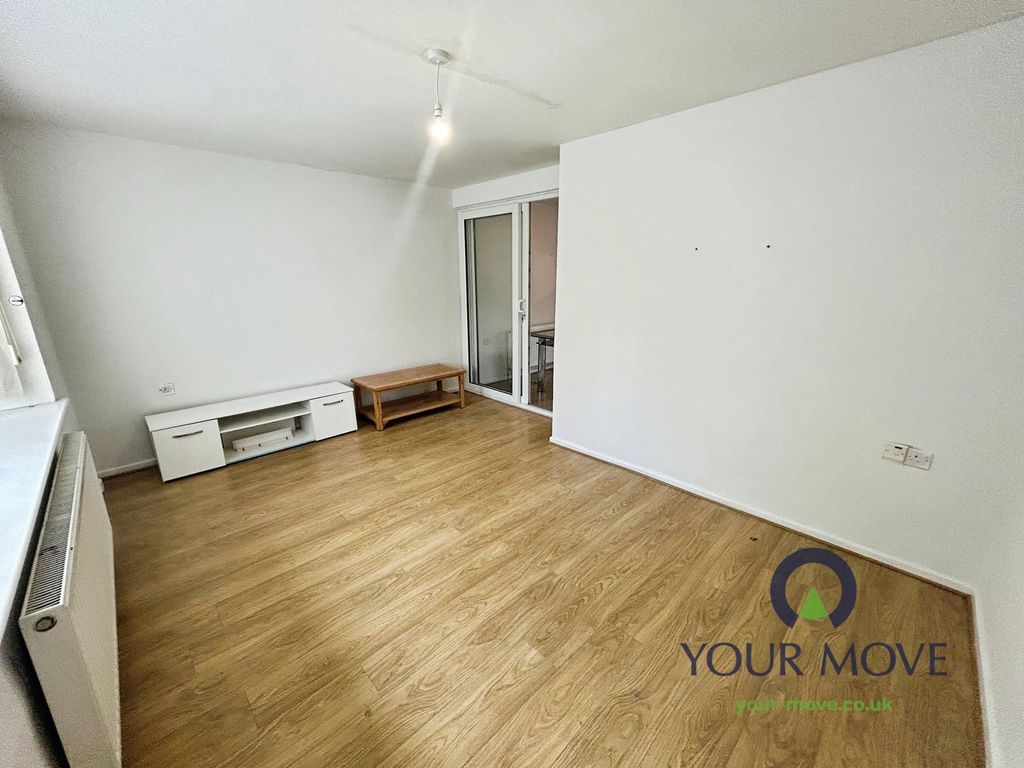 Property photo 3 of 17 Living Room