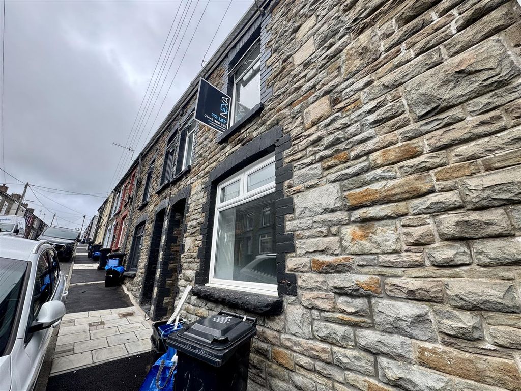Property photo 1 of 17 Tempimagewn8Hev.Jpg