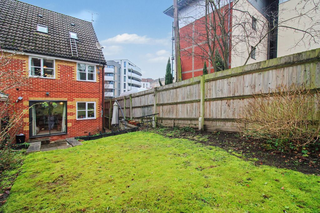 Property photo 2 of 21