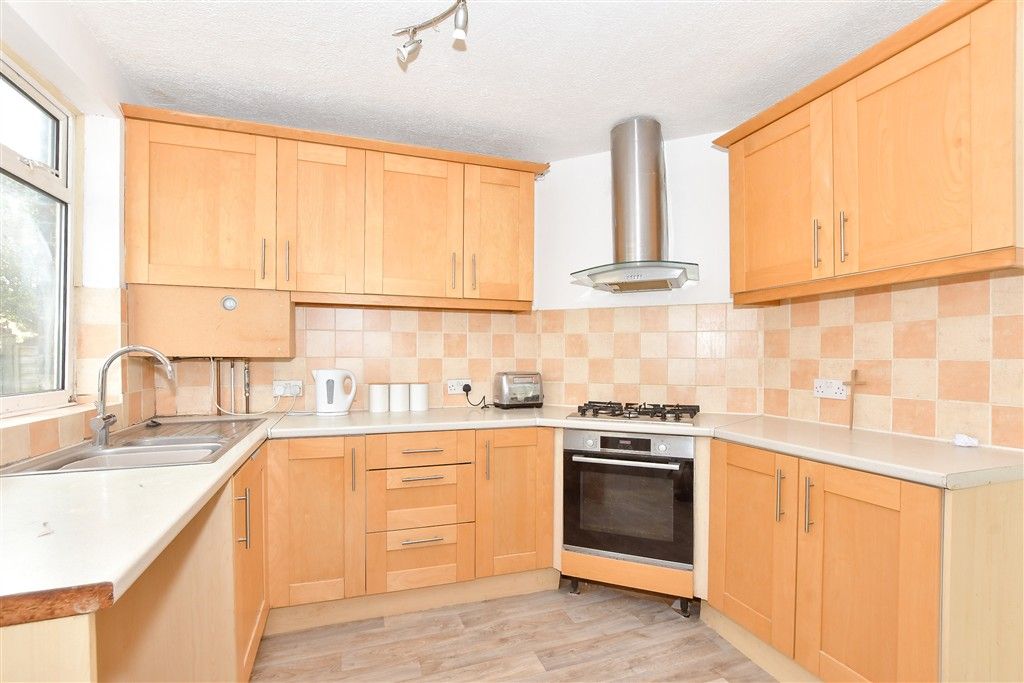 Property photo 2 of 12 Kitchen
