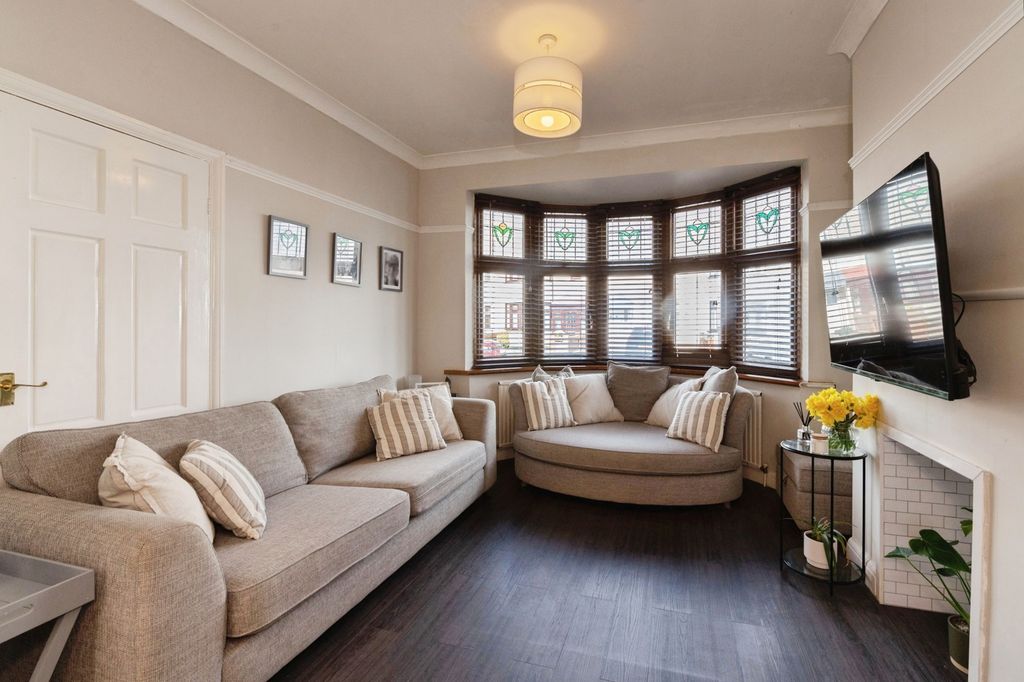 Property photo 2 of 20 Pbox-Img.Jpg