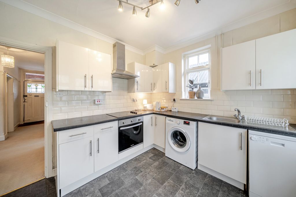 Property photo 3 of 16 1405799-16-6980E1...