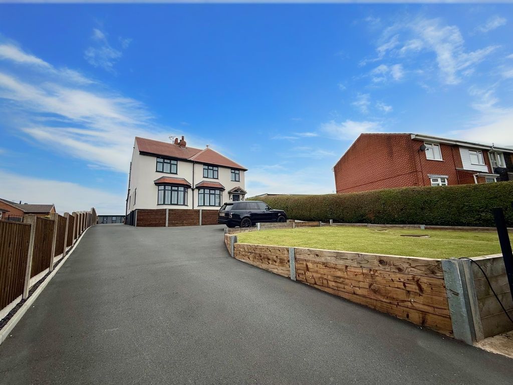 Property photo 1 of 30