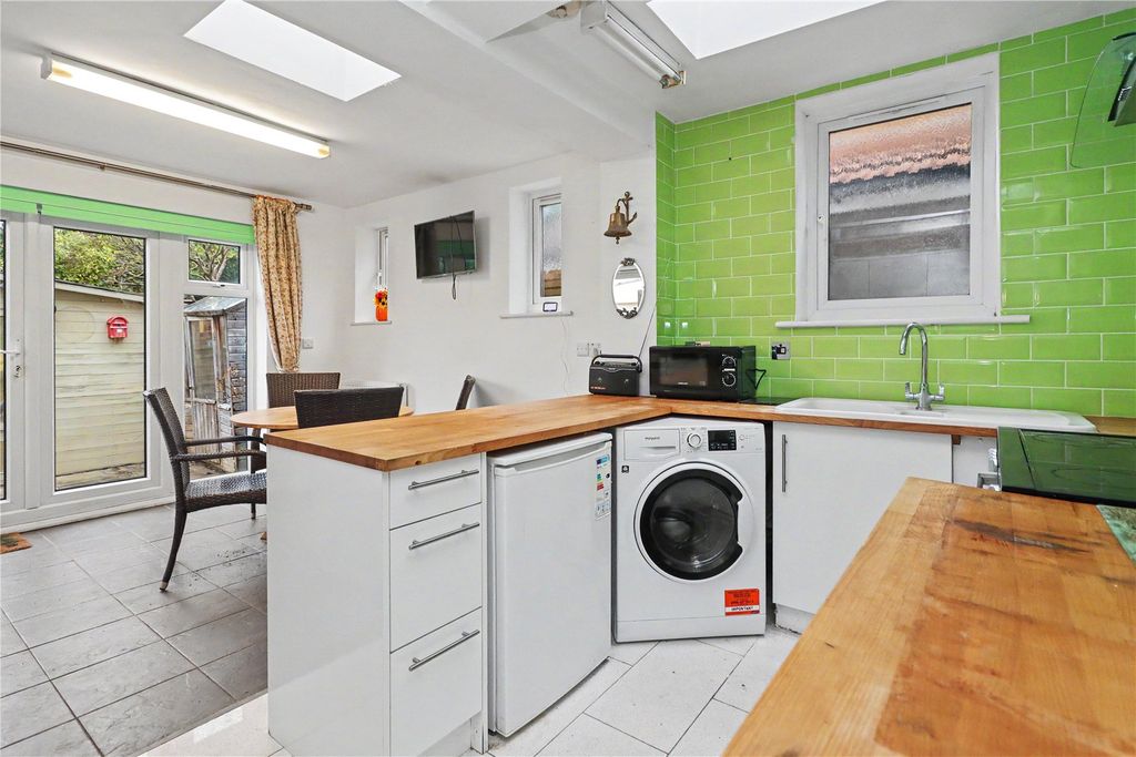 Property photo 2 of 19 Picture No. 13
