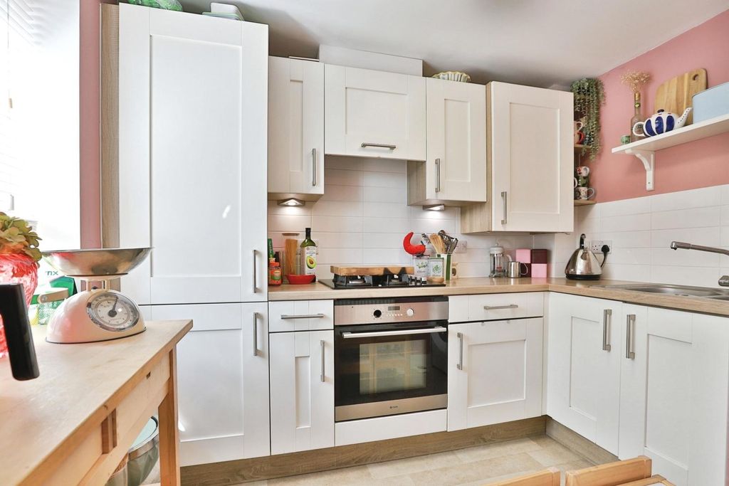 Property photo 3 of 19 Pbox-Img.Jpg