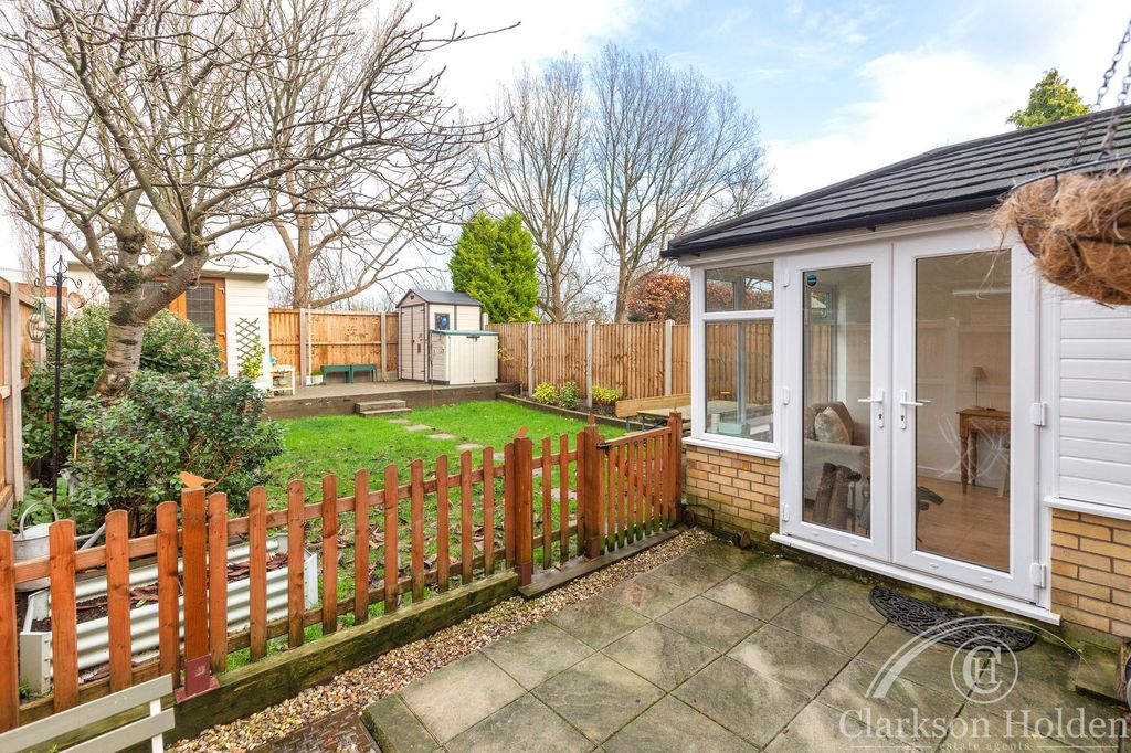 Property photo 3 of 35