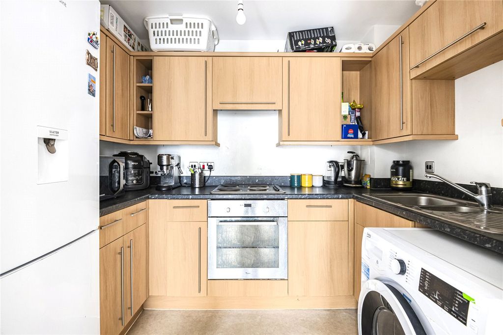 Property photo 3 of 11 Picture No. 27