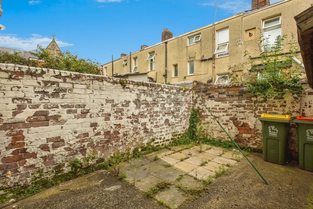 Property photo 2 of 17 Photo