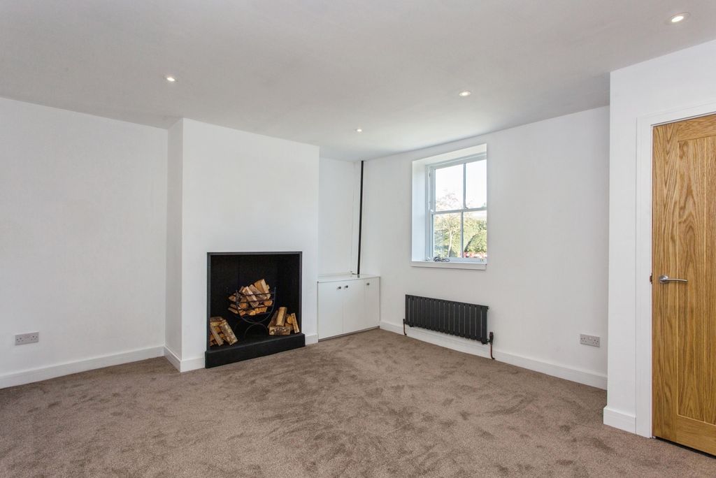 Property photo 2 of 13 Photo