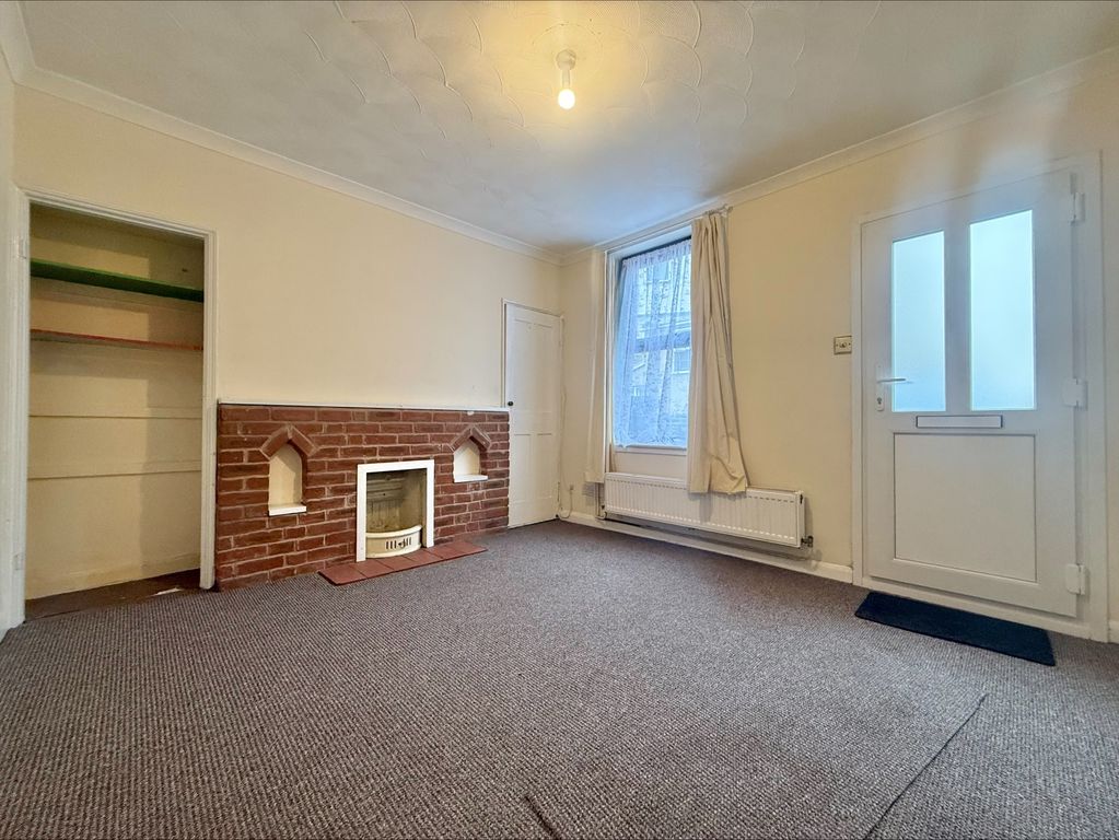 Property photo 2 of 8