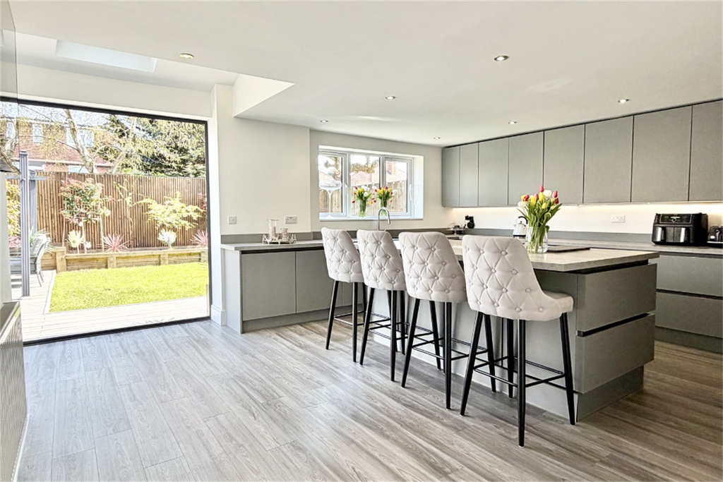 Property photo 2 of 47 Kitchen/Breakfast