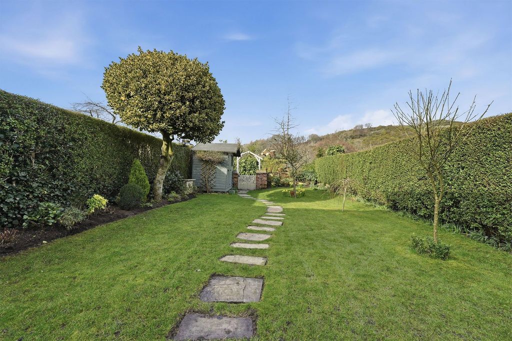 Property photo 2 of 37