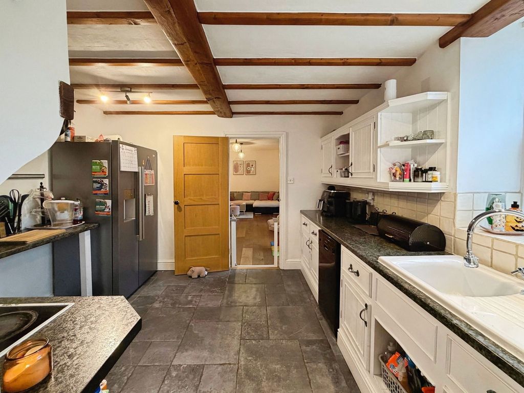 Property photo 3 of 25