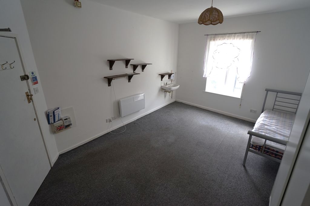 Property photo 3 of 8 Dsc03926