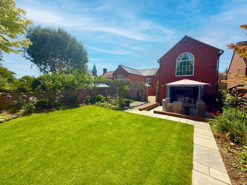 Property photo 1 of 38 Garden