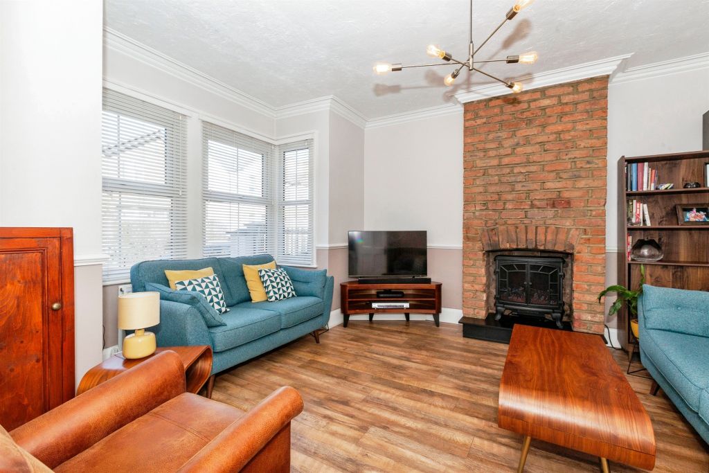 Property photo 2 of 17