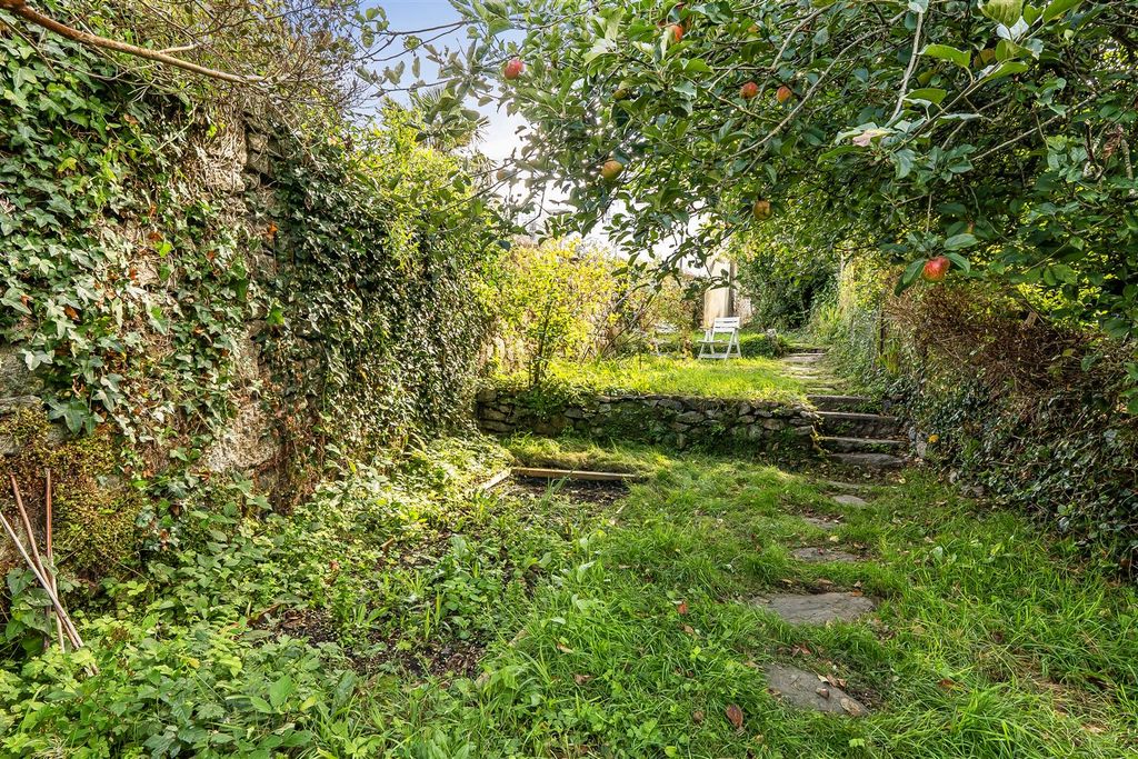 Property photo 2 of 22