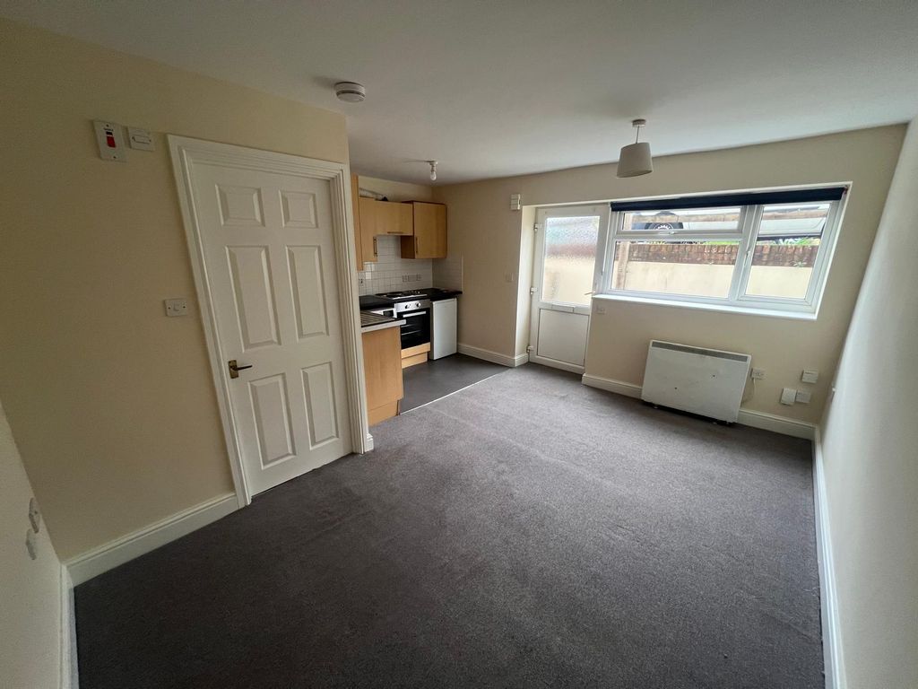 Property photo 2 of 5 Images