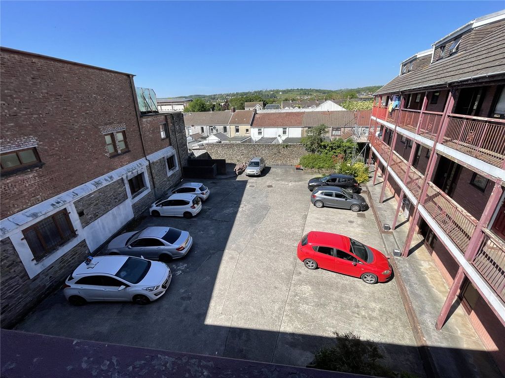 Property photo 3 of 12 Picture No. 36