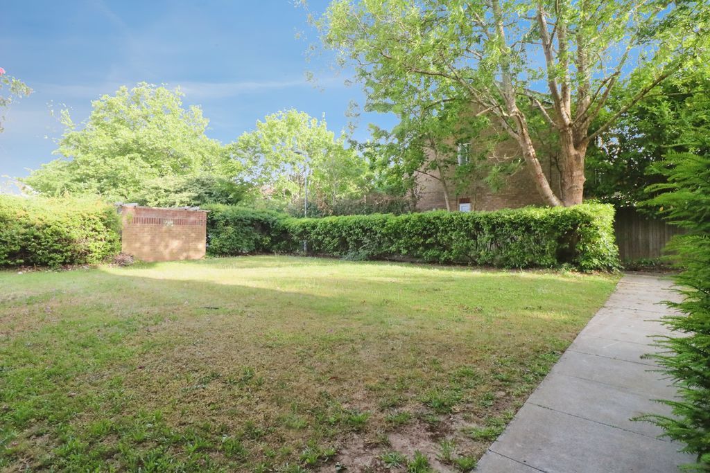 Property photo 2 of 14 Photo 11