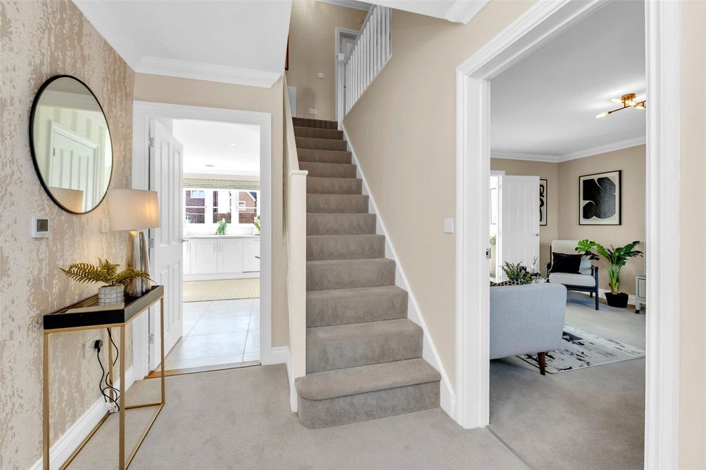 Property photo 3 of 17 Picture 3