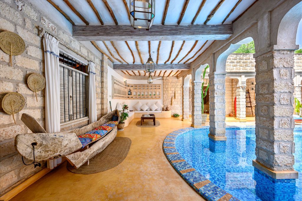 Property photo 2 of 35